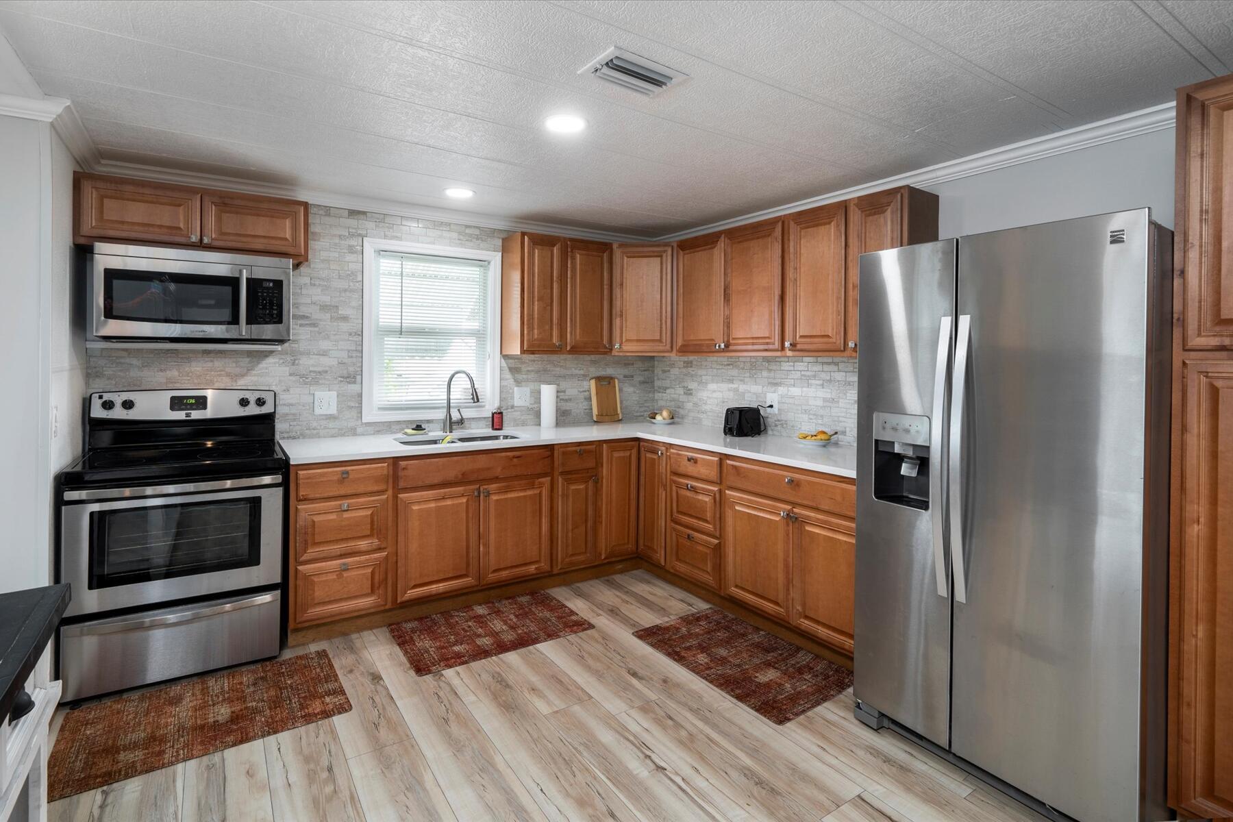 261 NE Cameo Way