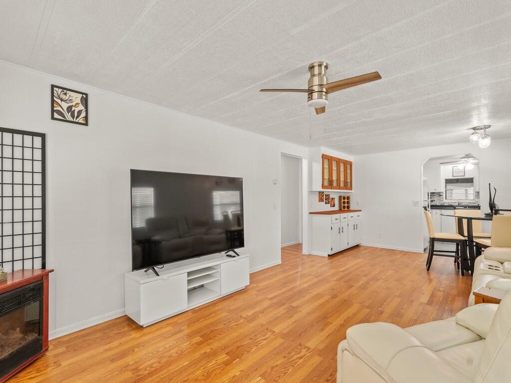 300 NE Opal Drive
