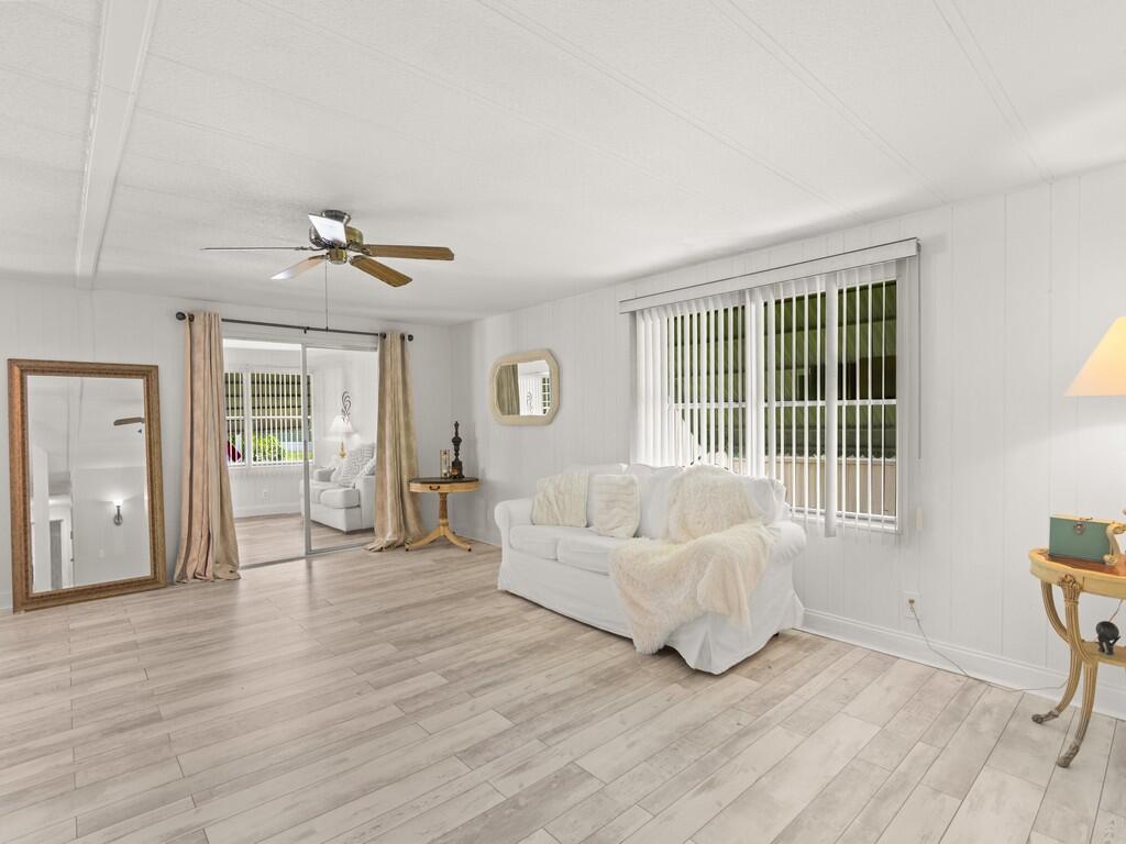 125 La Vaughn Circle