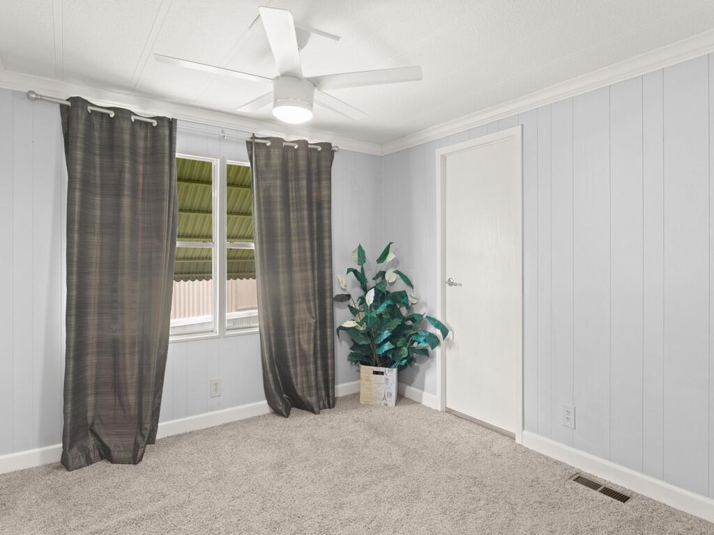 125 La Vaughn Circle
