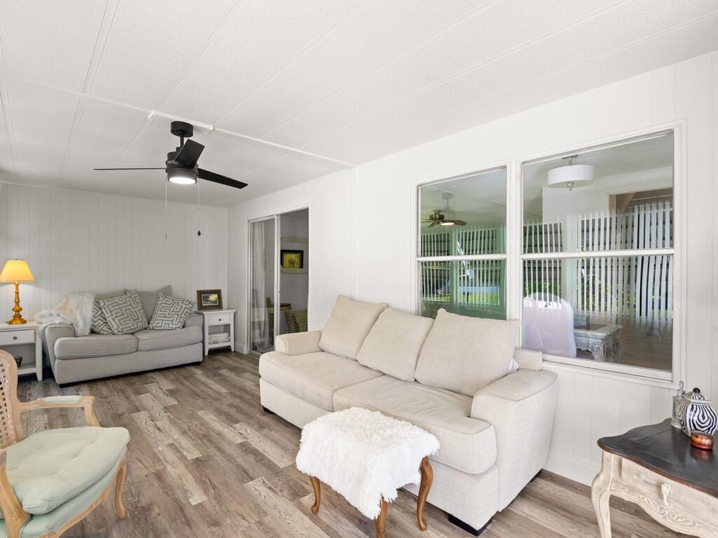 125 La Vaughn Circle
