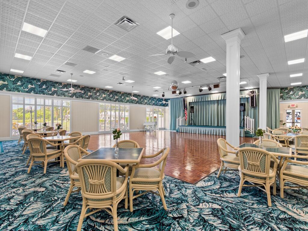 66 NE Pinelake Village Boulevard