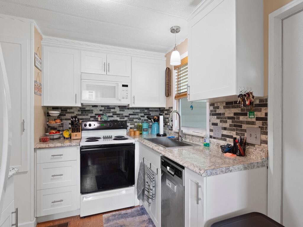 463 Onyx Way