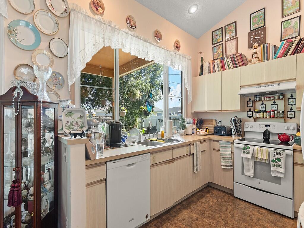 714 SW Andrew Road, Port St. Lucie