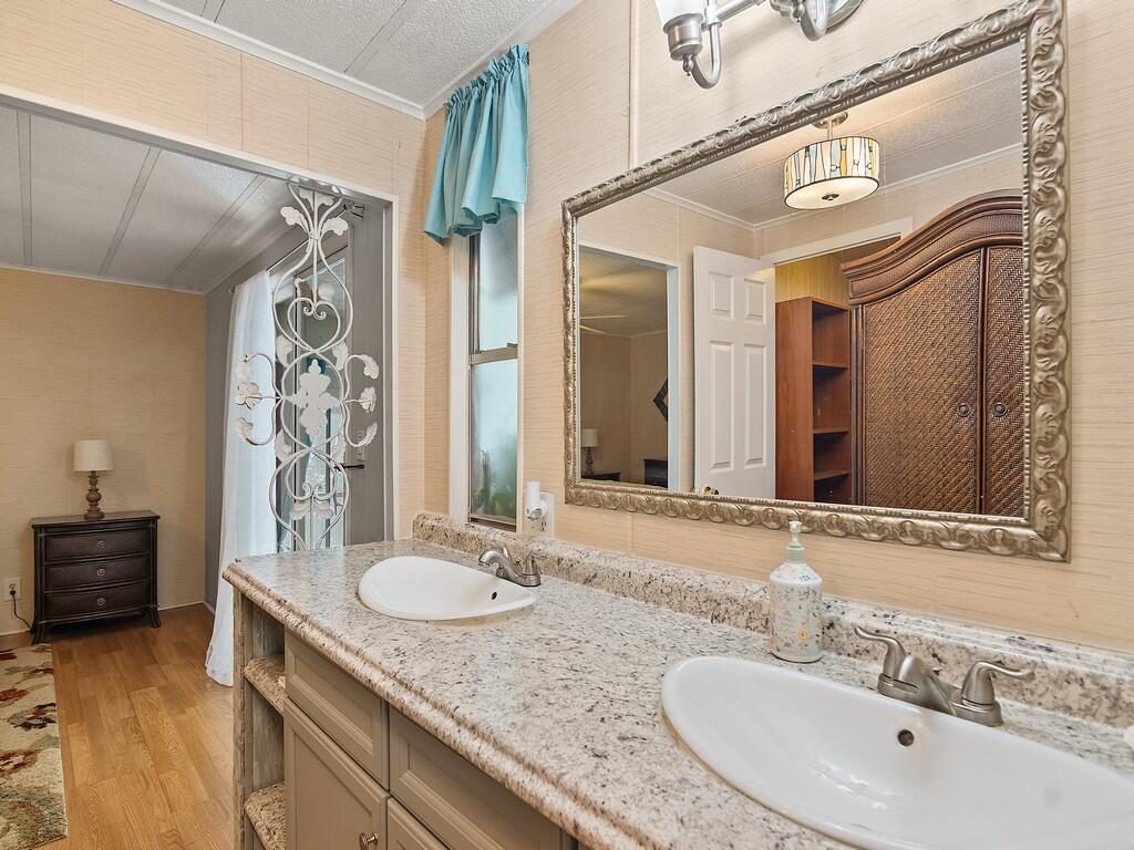 4 N North Warner Drive