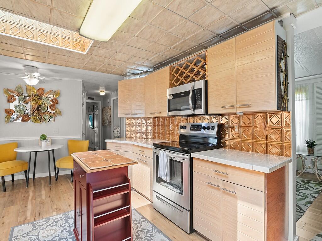 4 N North Warner Drive