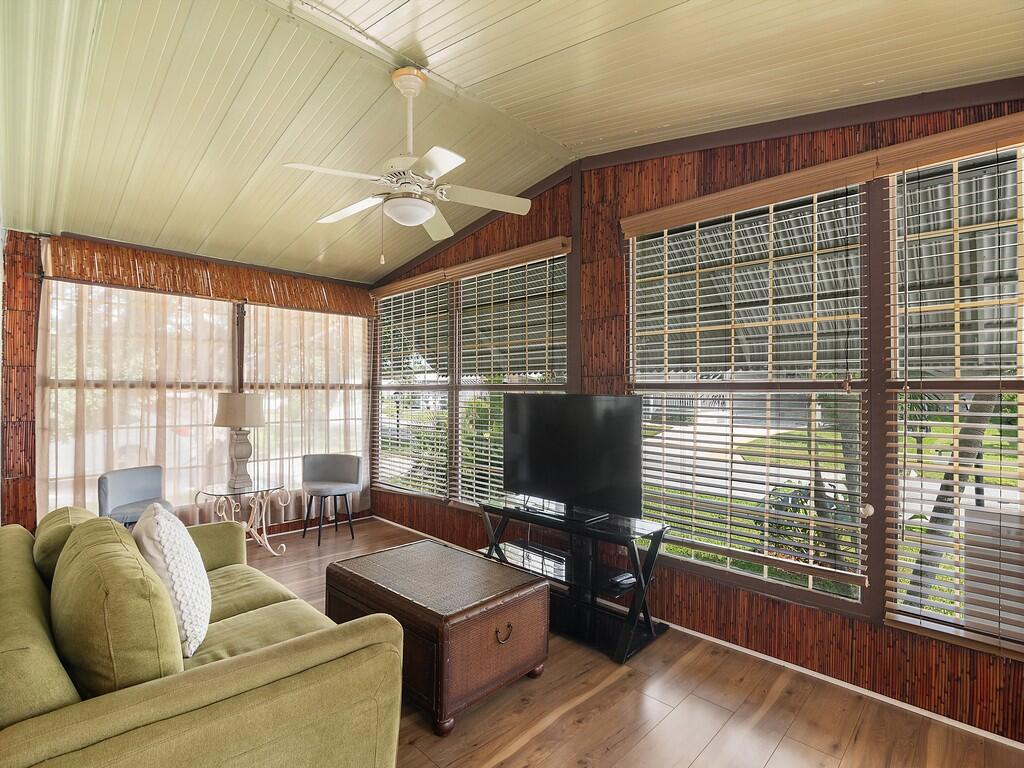 4 N North Warner Drive