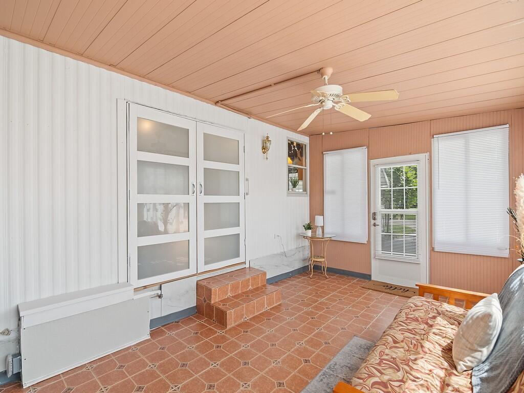 4 N North Warner Drive