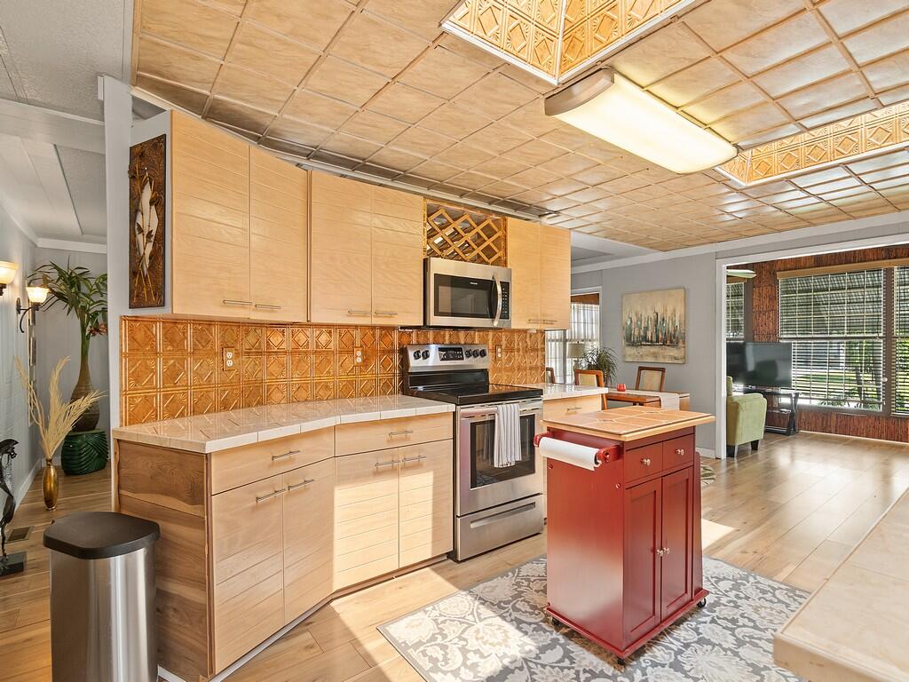 4 N North Warner Drive