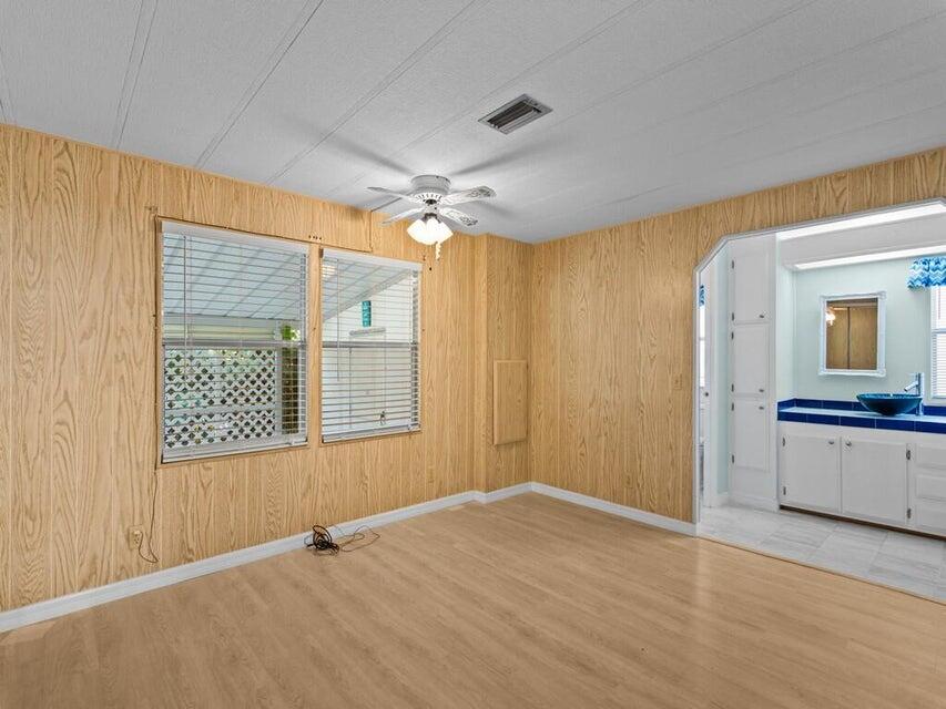 434 NE Topaz Terrace