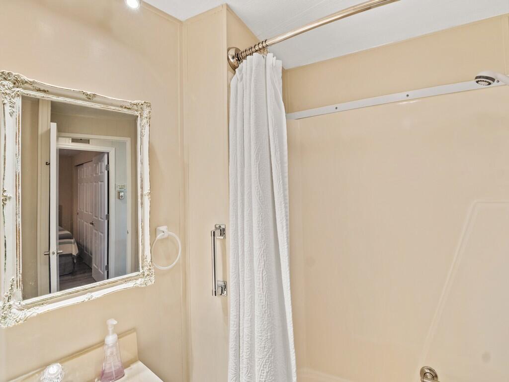 4800 SE Federal Highway Highway 76