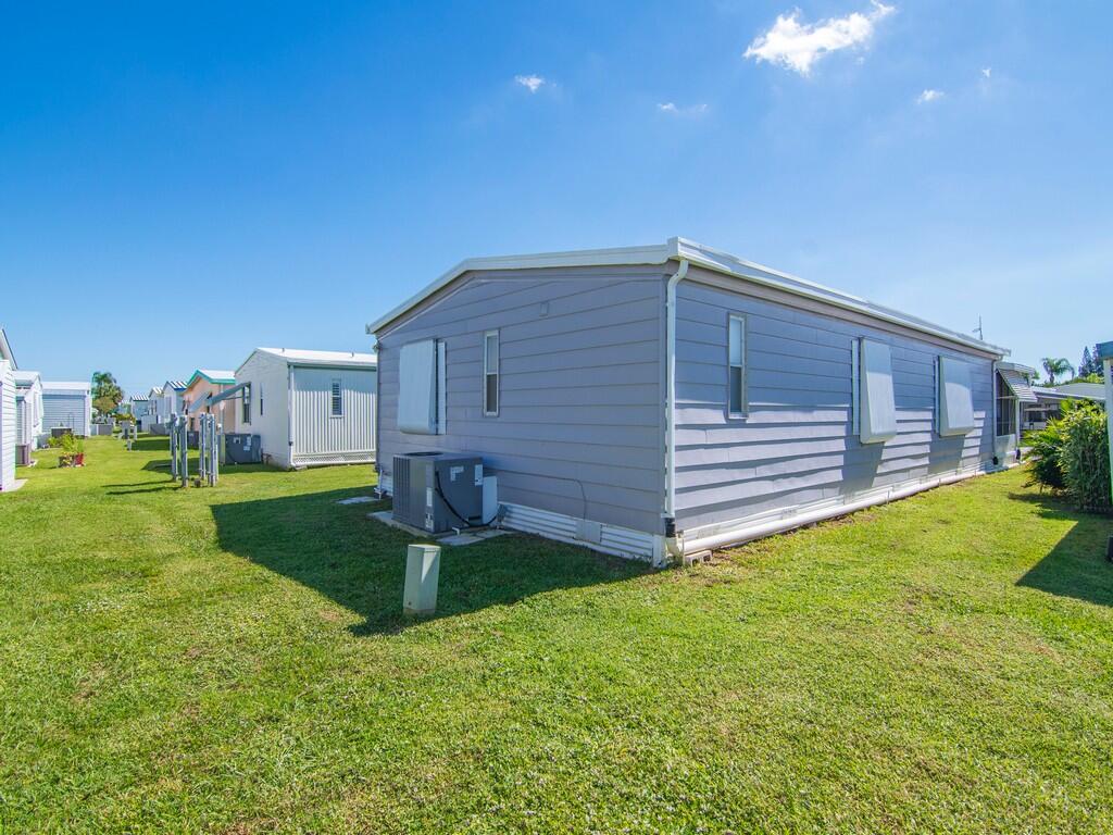 4800 SE Federal Highway Highway 76