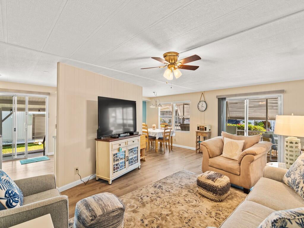 4800 SE Federal Highway Highway 76