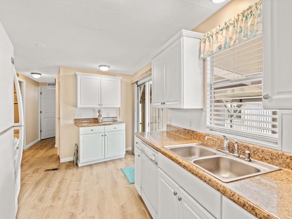 4800 SE Federal Highway Highway 76