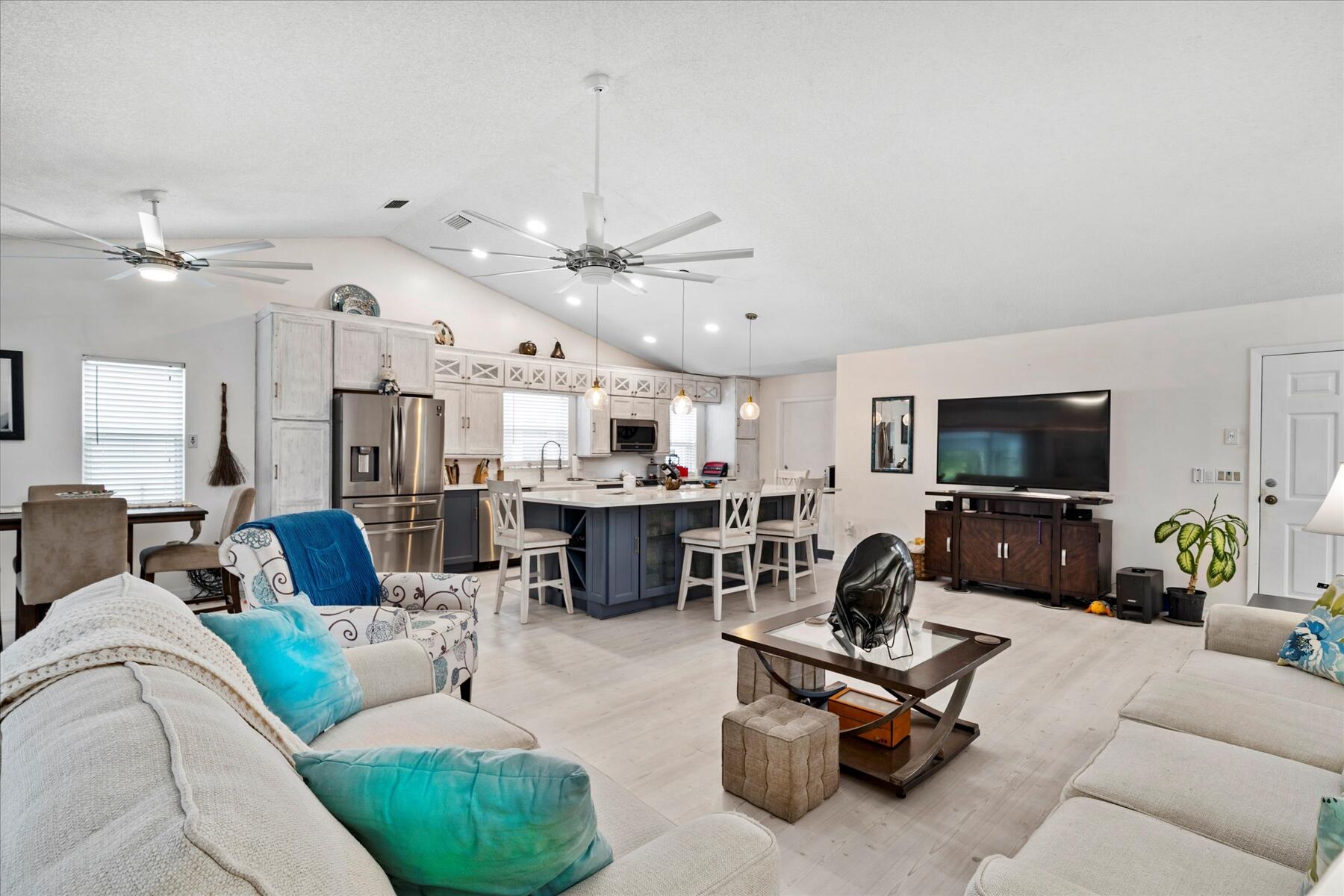 6751 SE Lillian Court