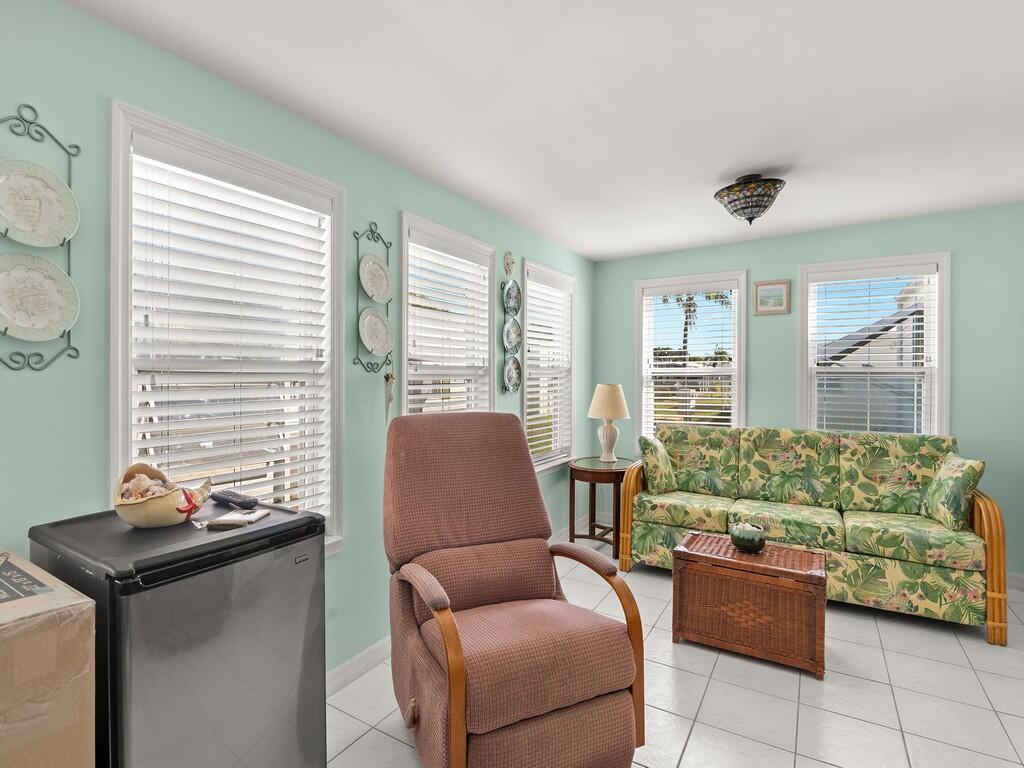 236 NE Sunshine Lane