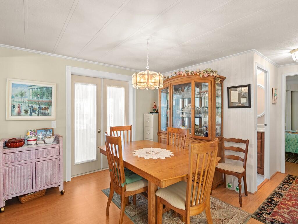 236 NE Sunshine Lane