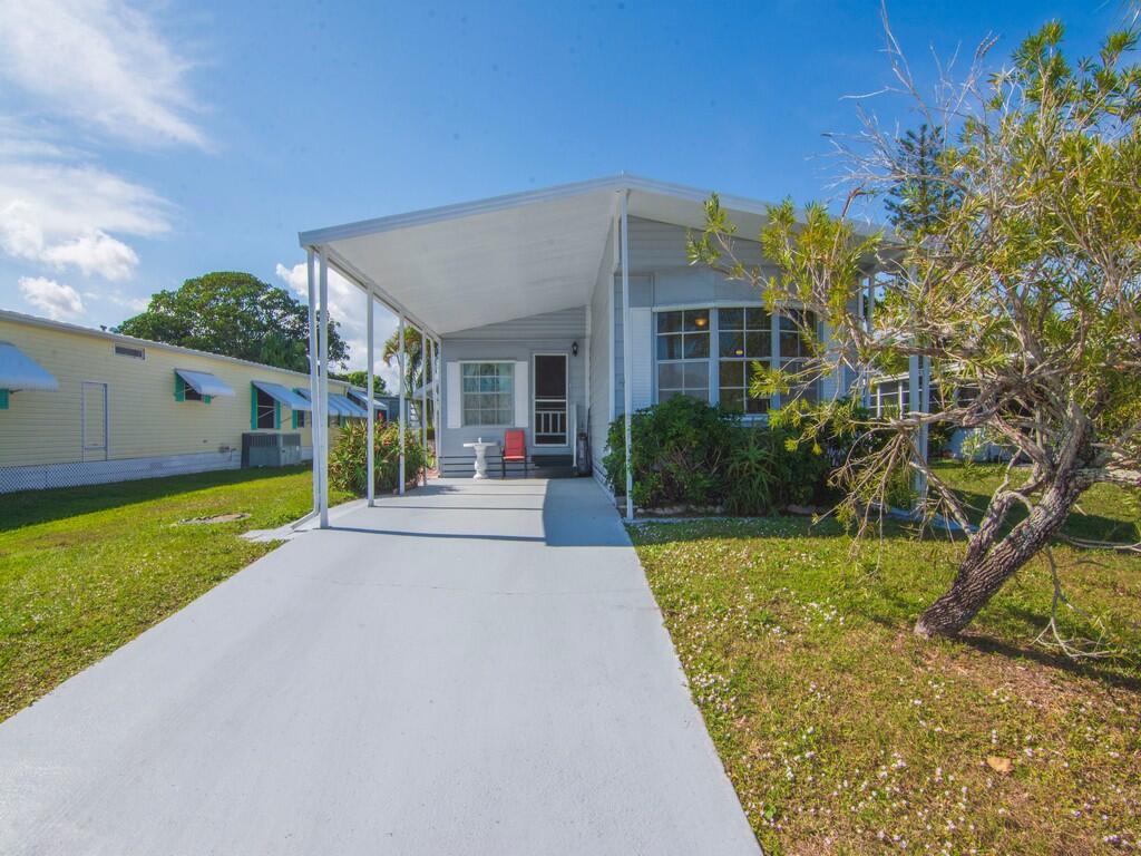 4 Oliva Road, Port St. Lucie