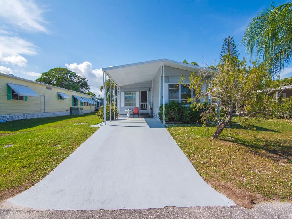 4 Oliva Road, Port St. Lucie