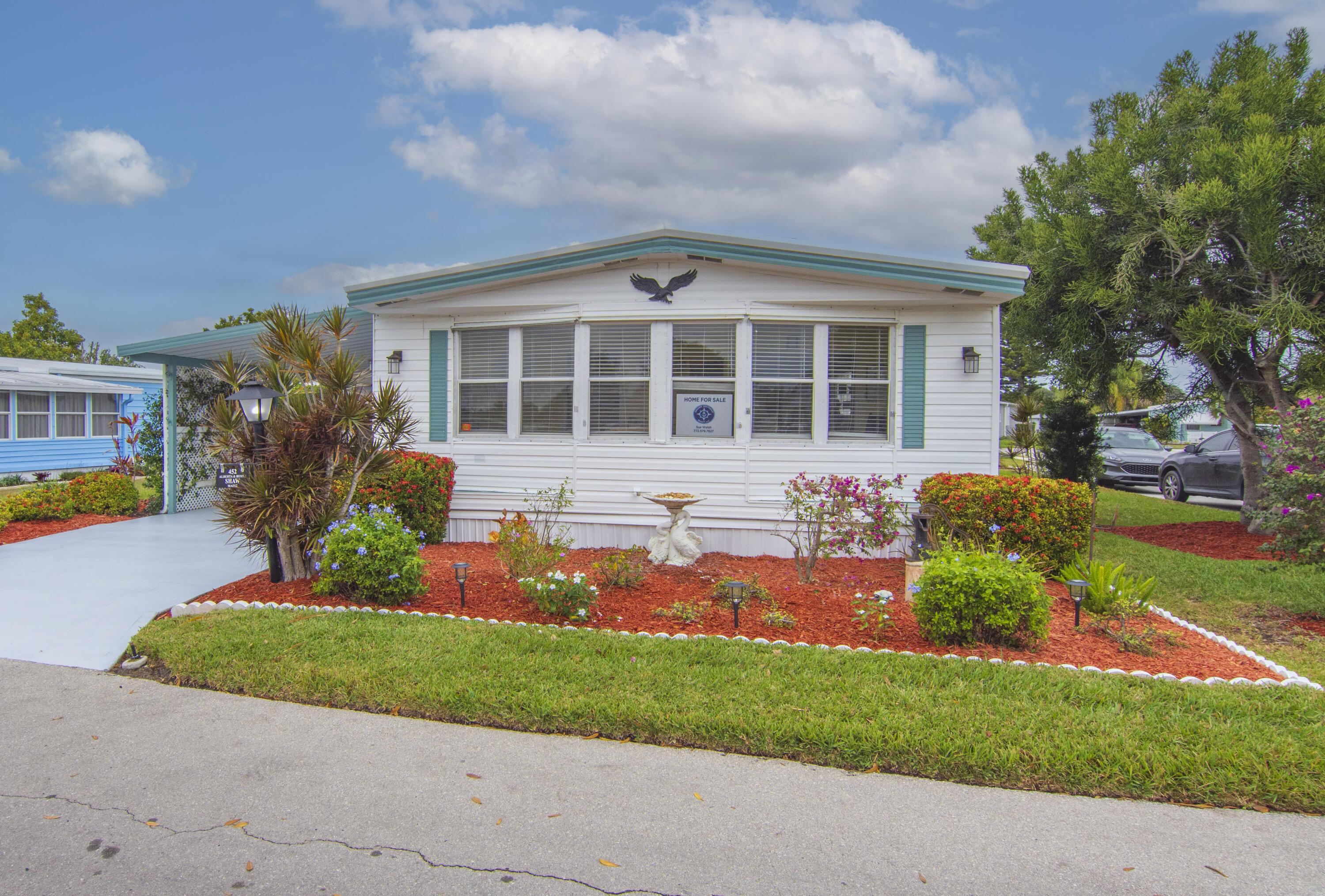 452 NE Pinelake Village Boulevard
