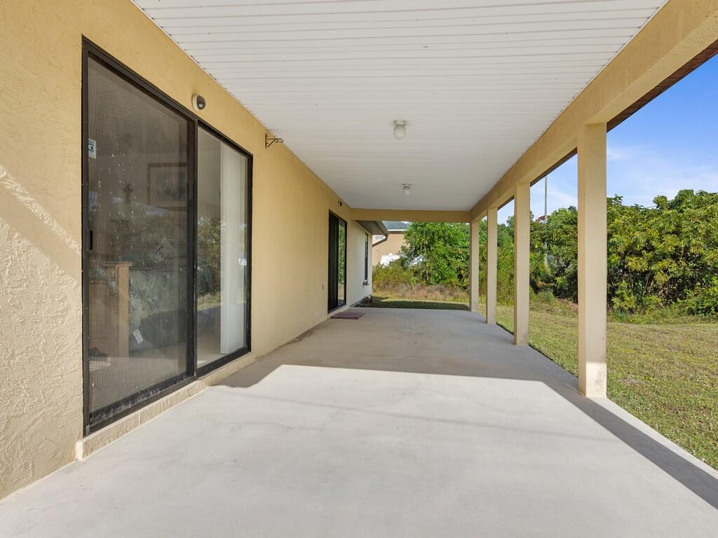 2543 SE Price Court, Port St. Lucie