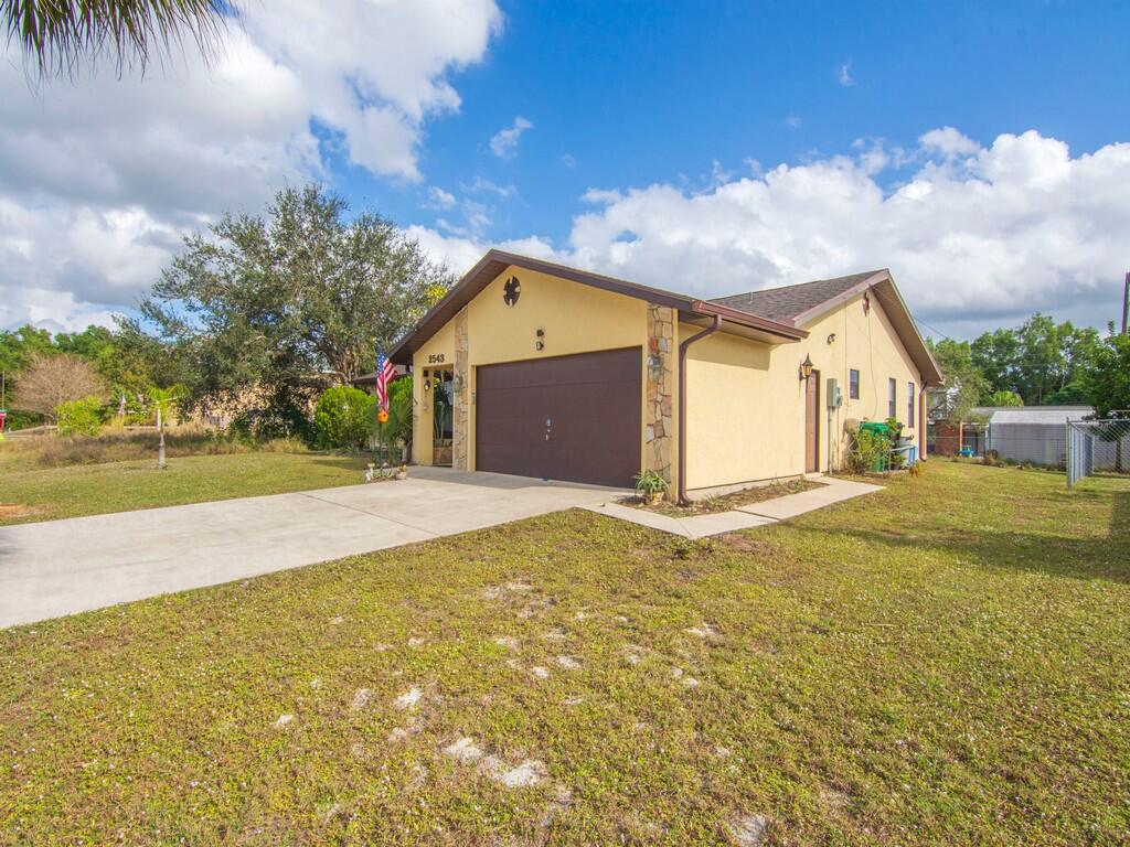 2543 SE Price Court, Port St. Lucie
