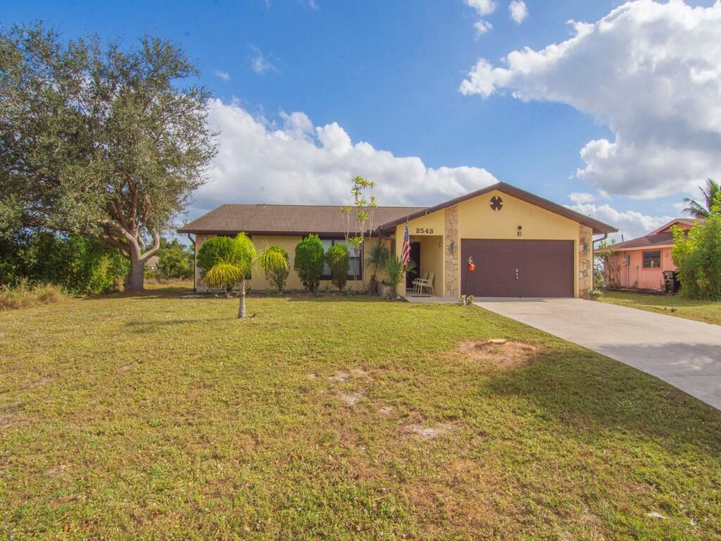 2543 SE Price Court, Port St. Lucie