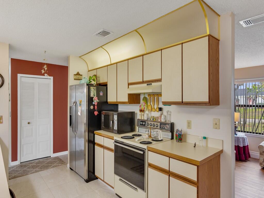 2543 SE Price Court, Port St. Lucie