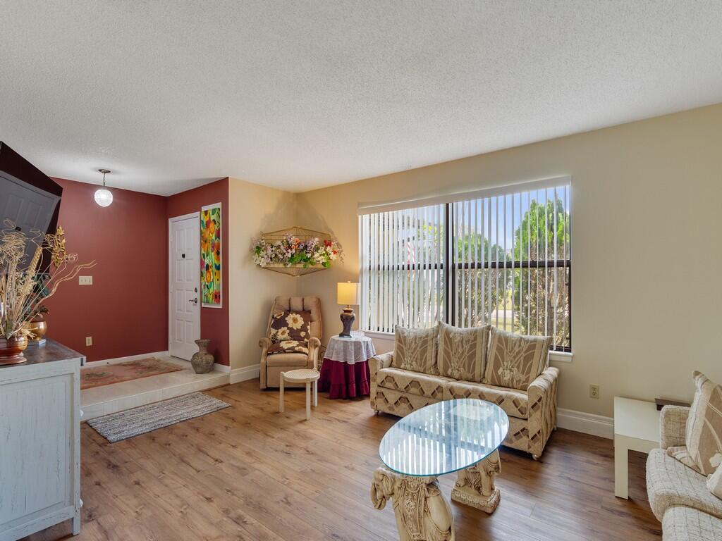 2543 SE Price Court, Port St. Lucie