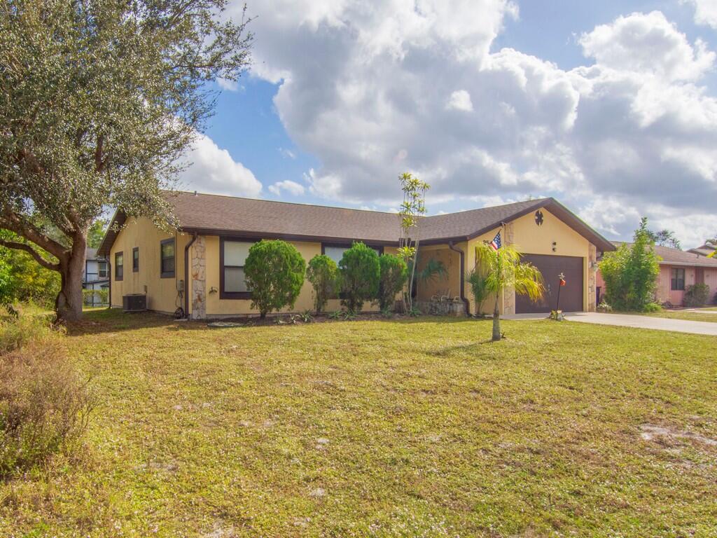 2543 SE Price Court, Port St. Lucie