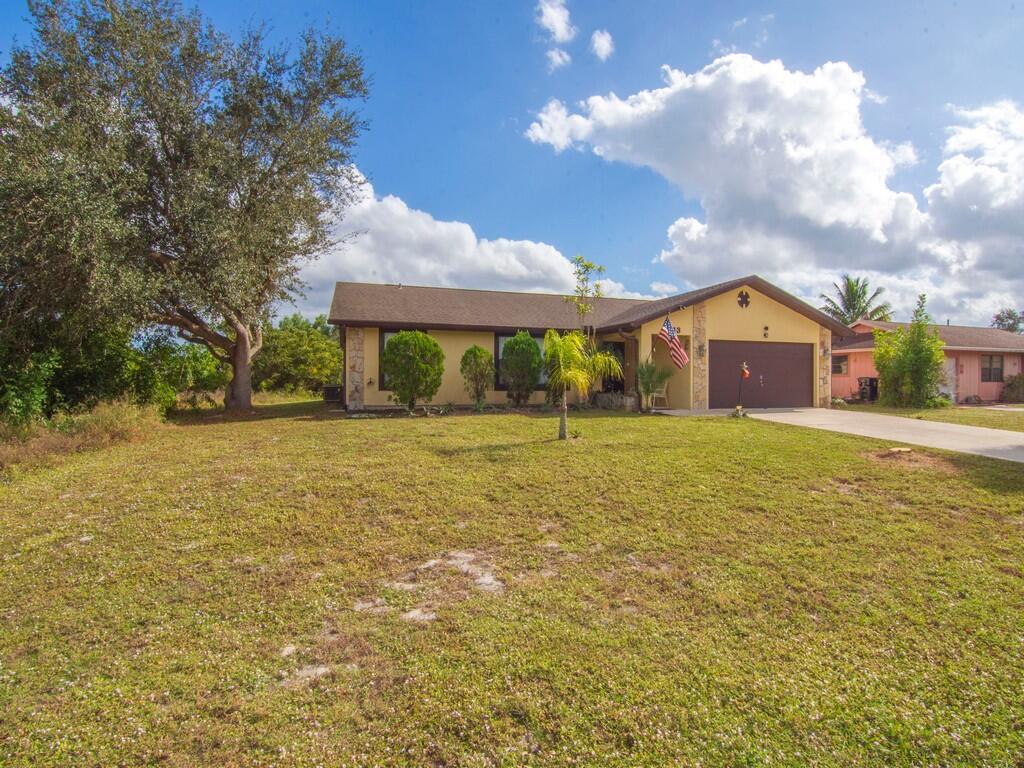 2543 SE Price Court, Port St. Lucie