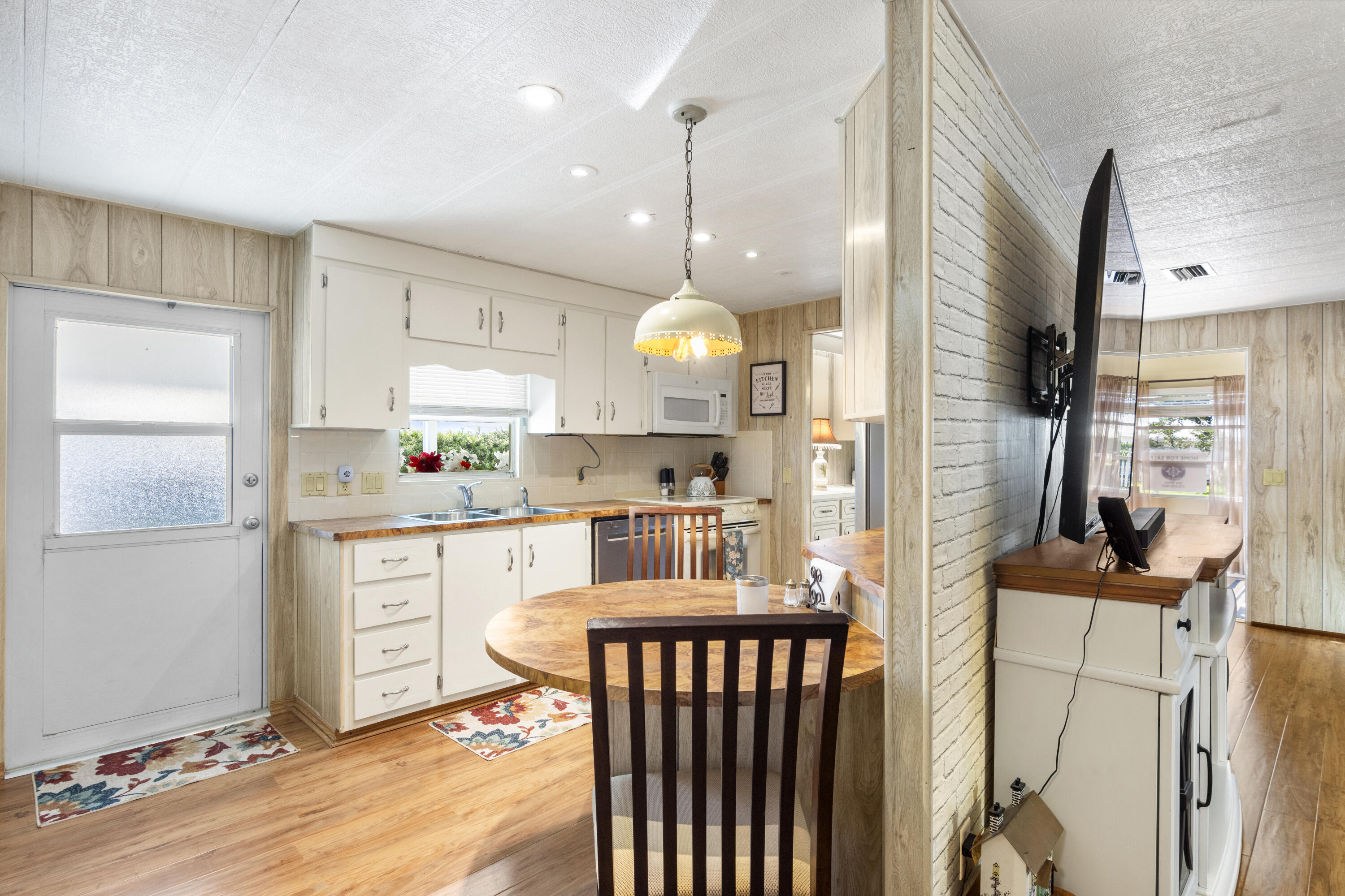 485 Onyx Way