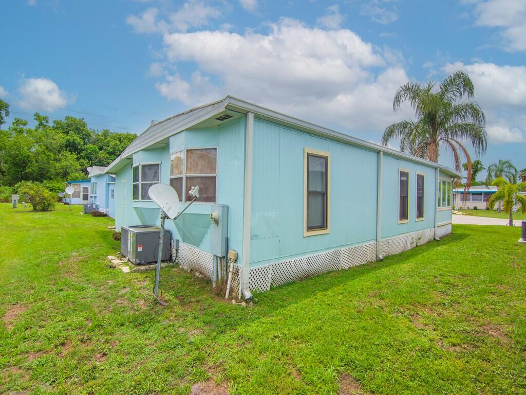 8 Brisa Lane, Port St. Lucie