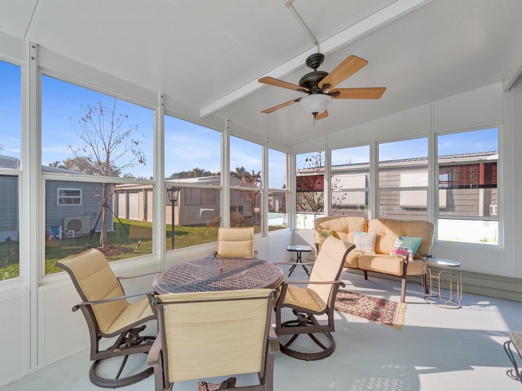 309 NE Pinelake Village Boulevard