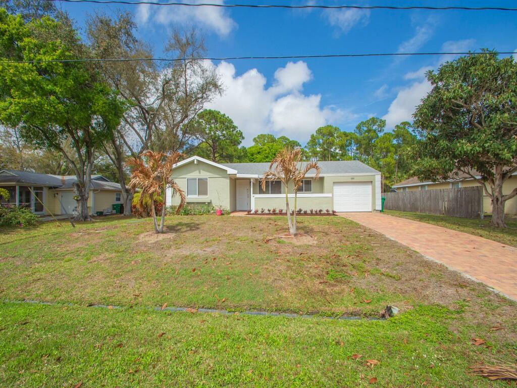 2317 SE Gillette Avenue, Port St. Lucie