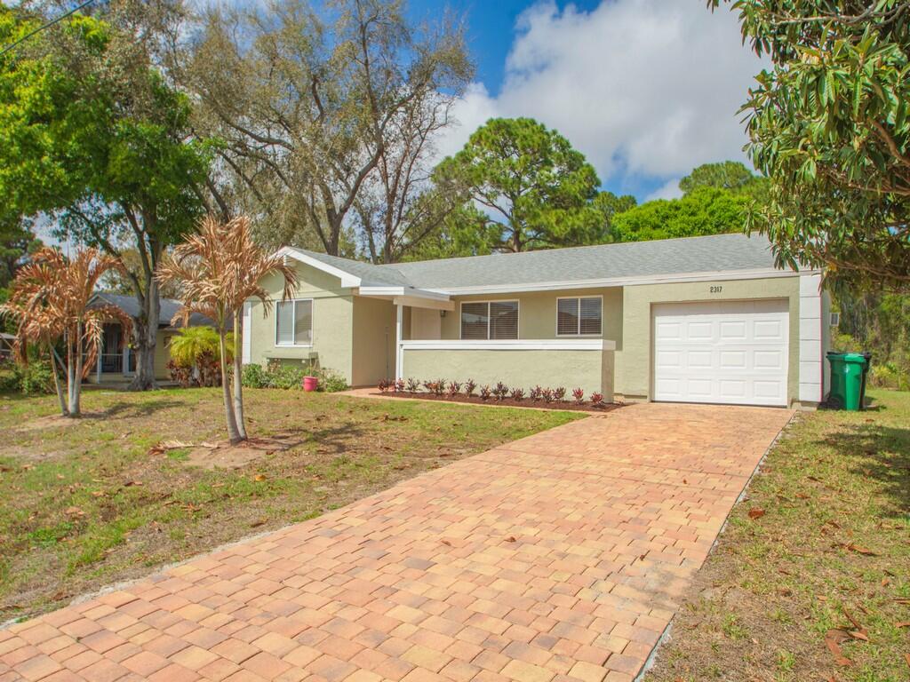 2317 SE Gillette Avenue, Port St. Lucie