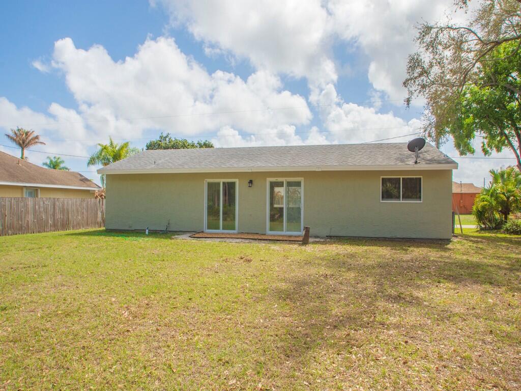 2317 SE Gillette Avenue, Port St. Lucie