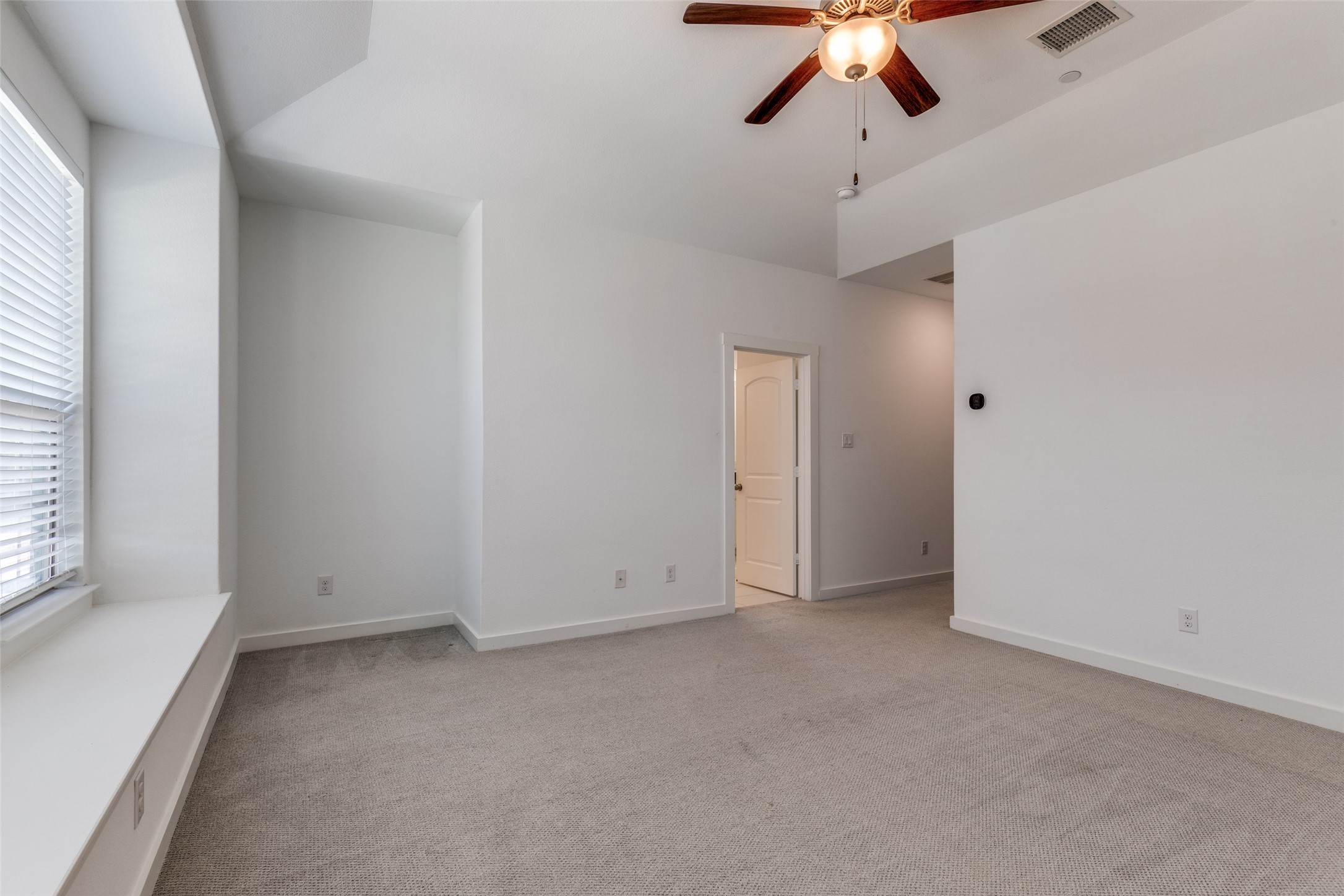 4868 Paddock Trail