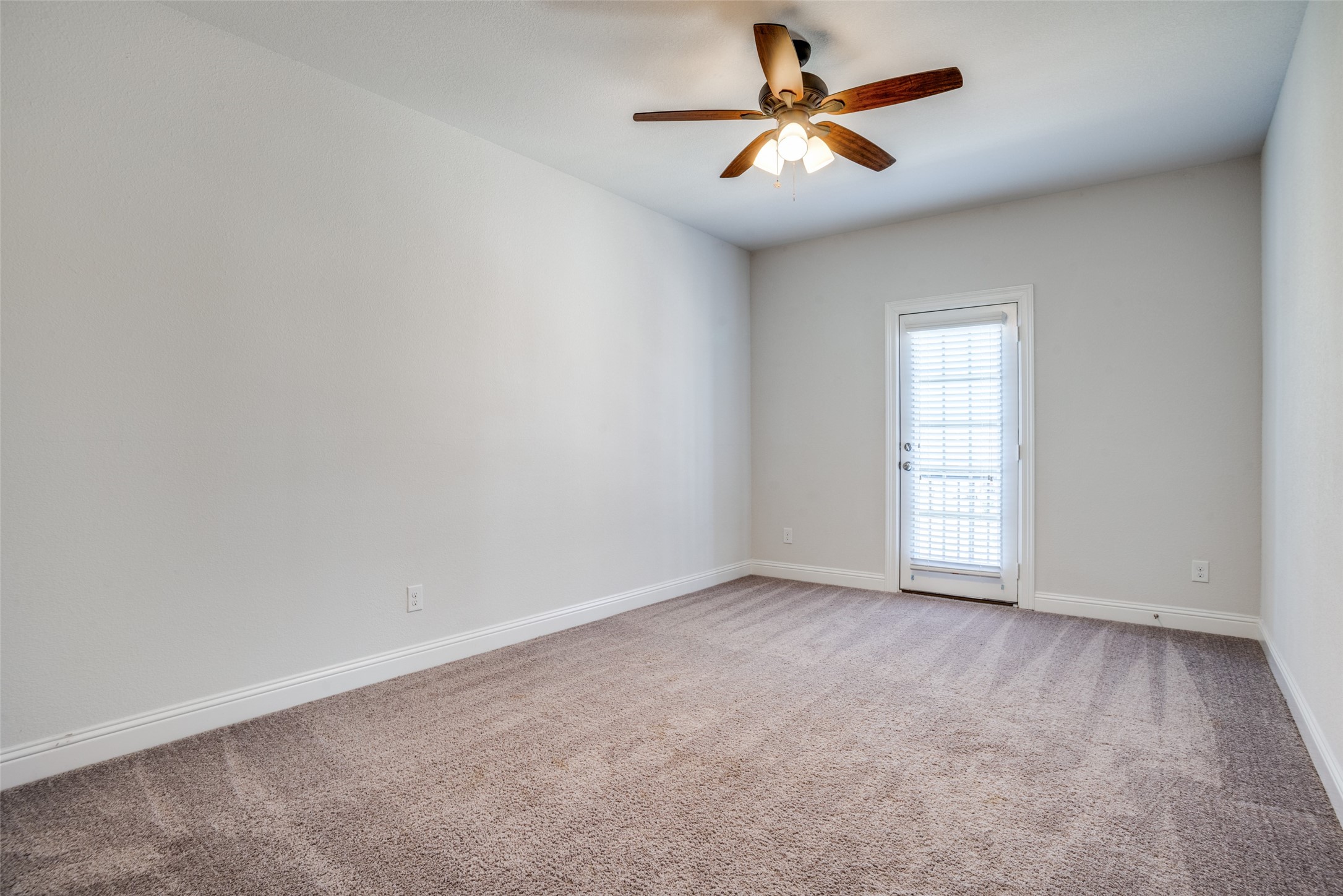 814 Davids Way