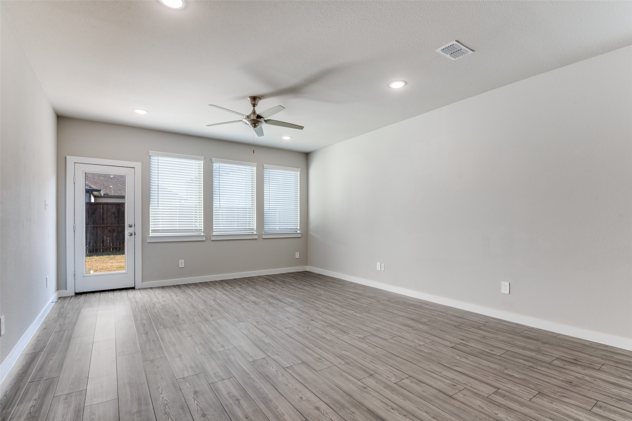 2412 Green River Road