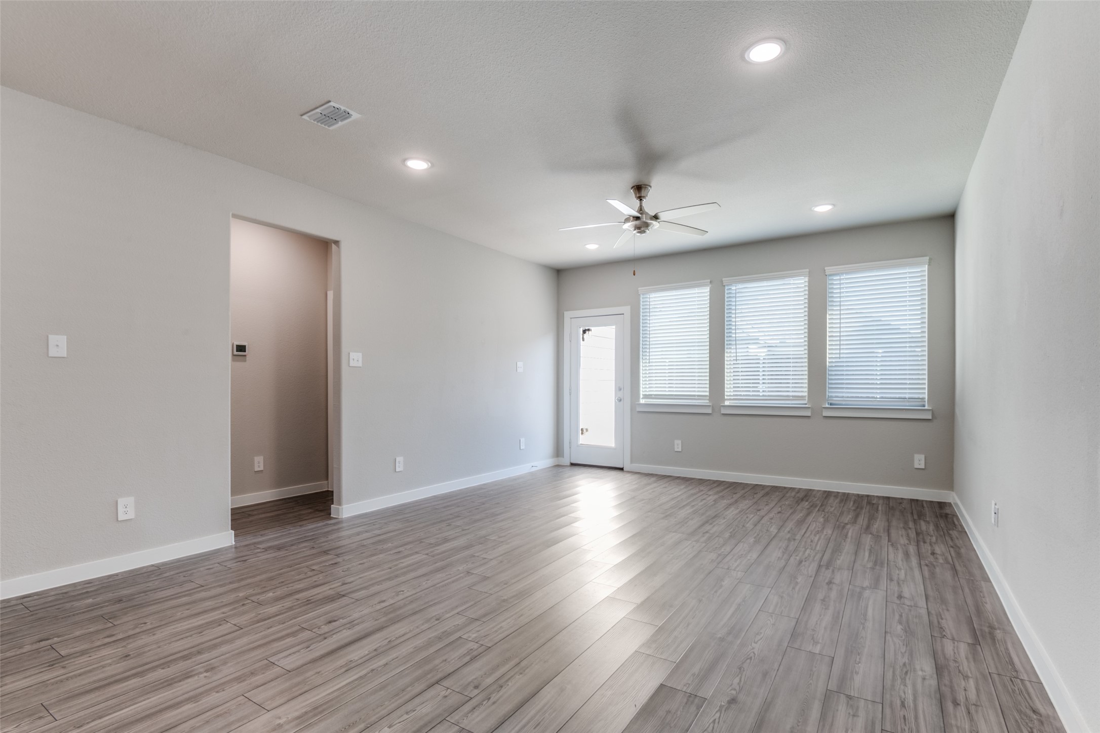 2412 Green River Road