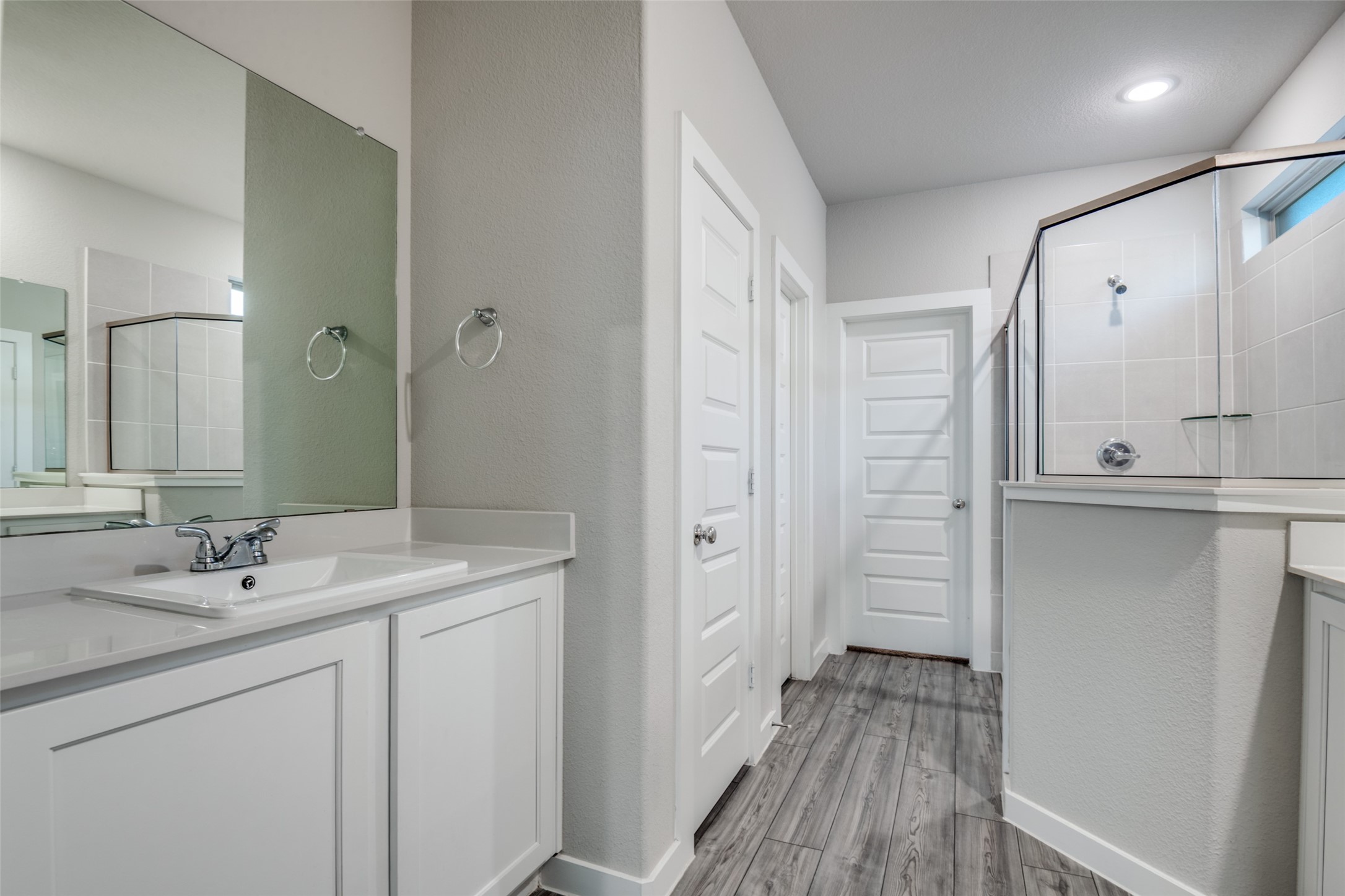 2412 Green River Road