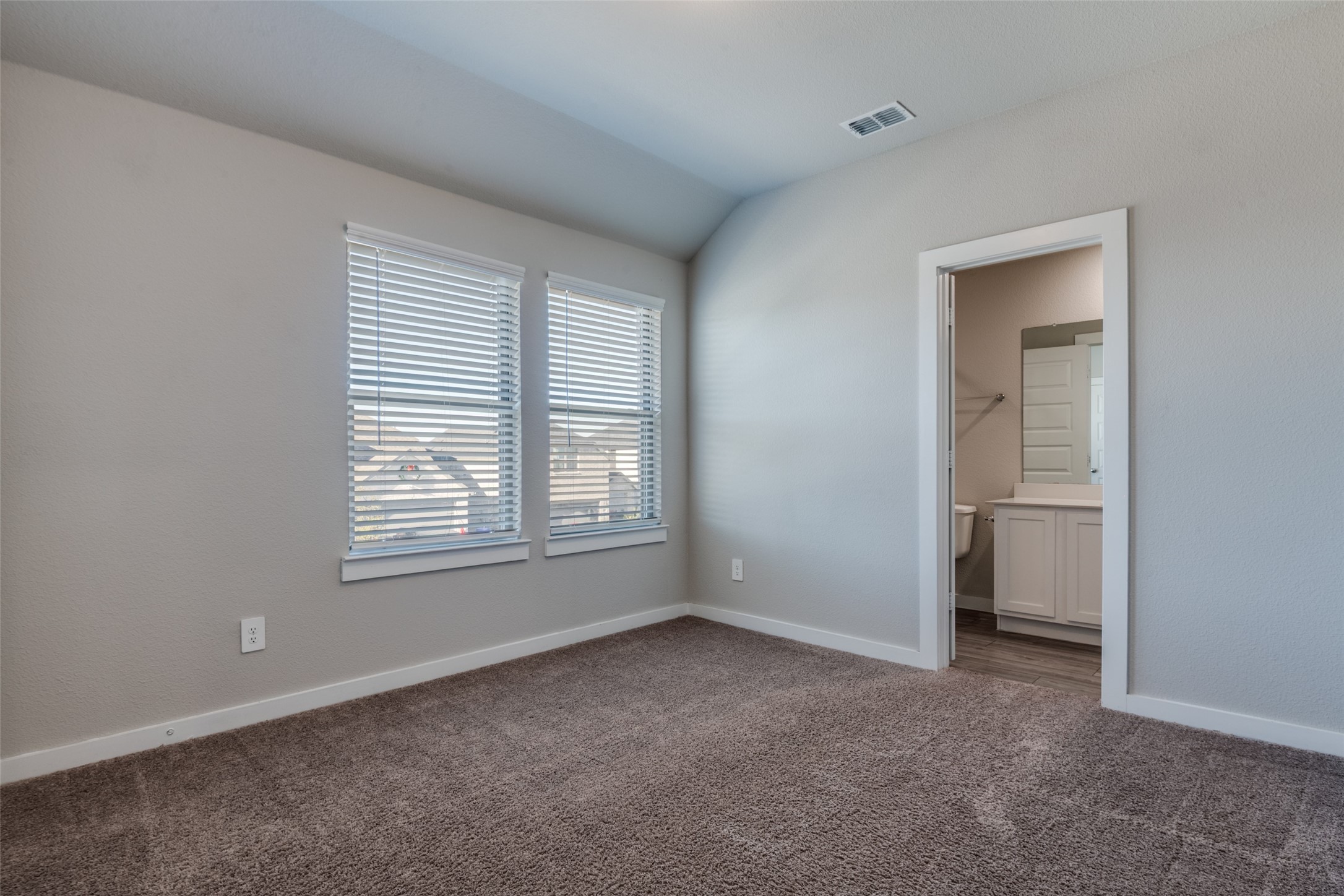 2412 Green River Road