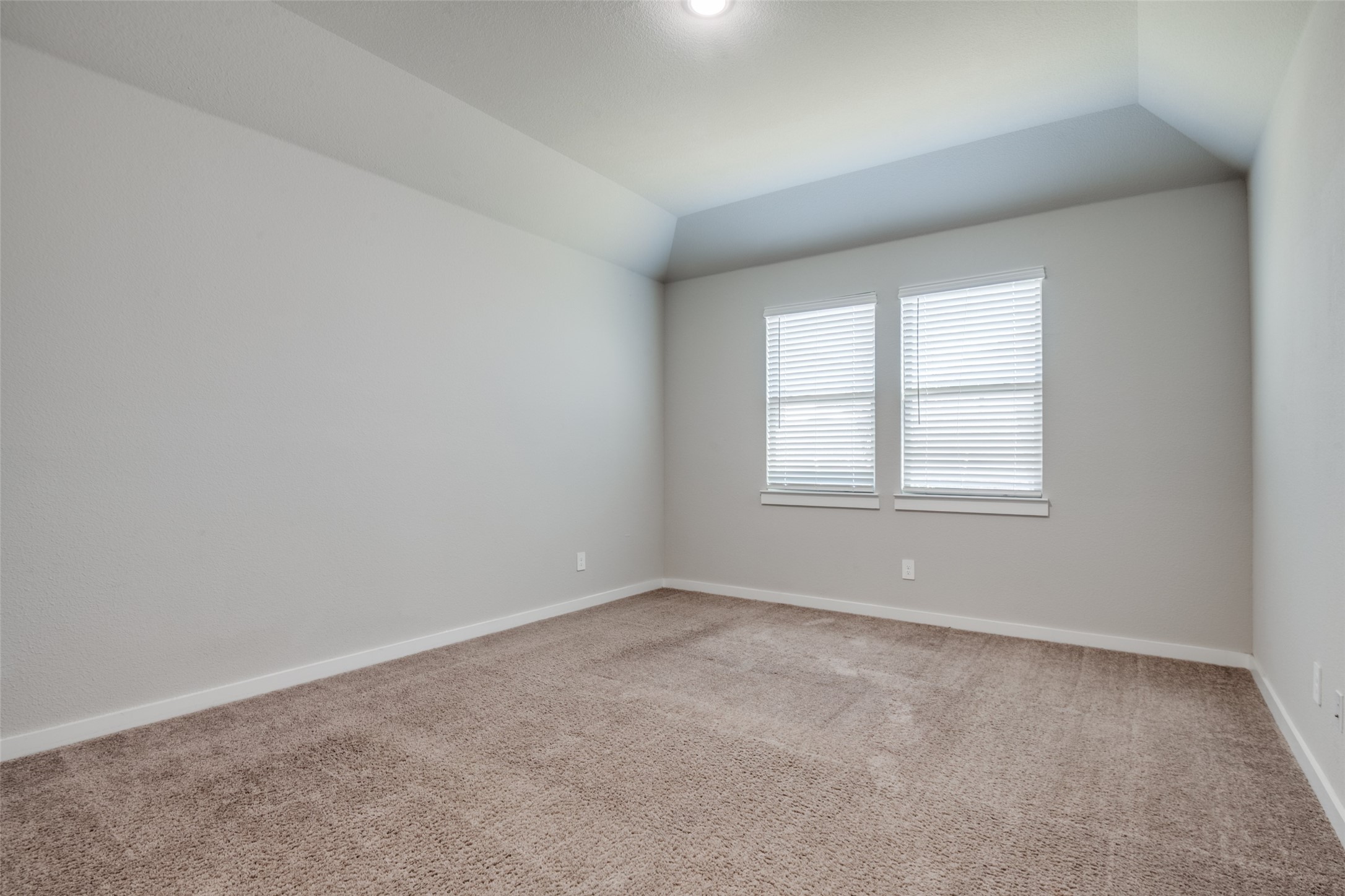 2412 Green River Road