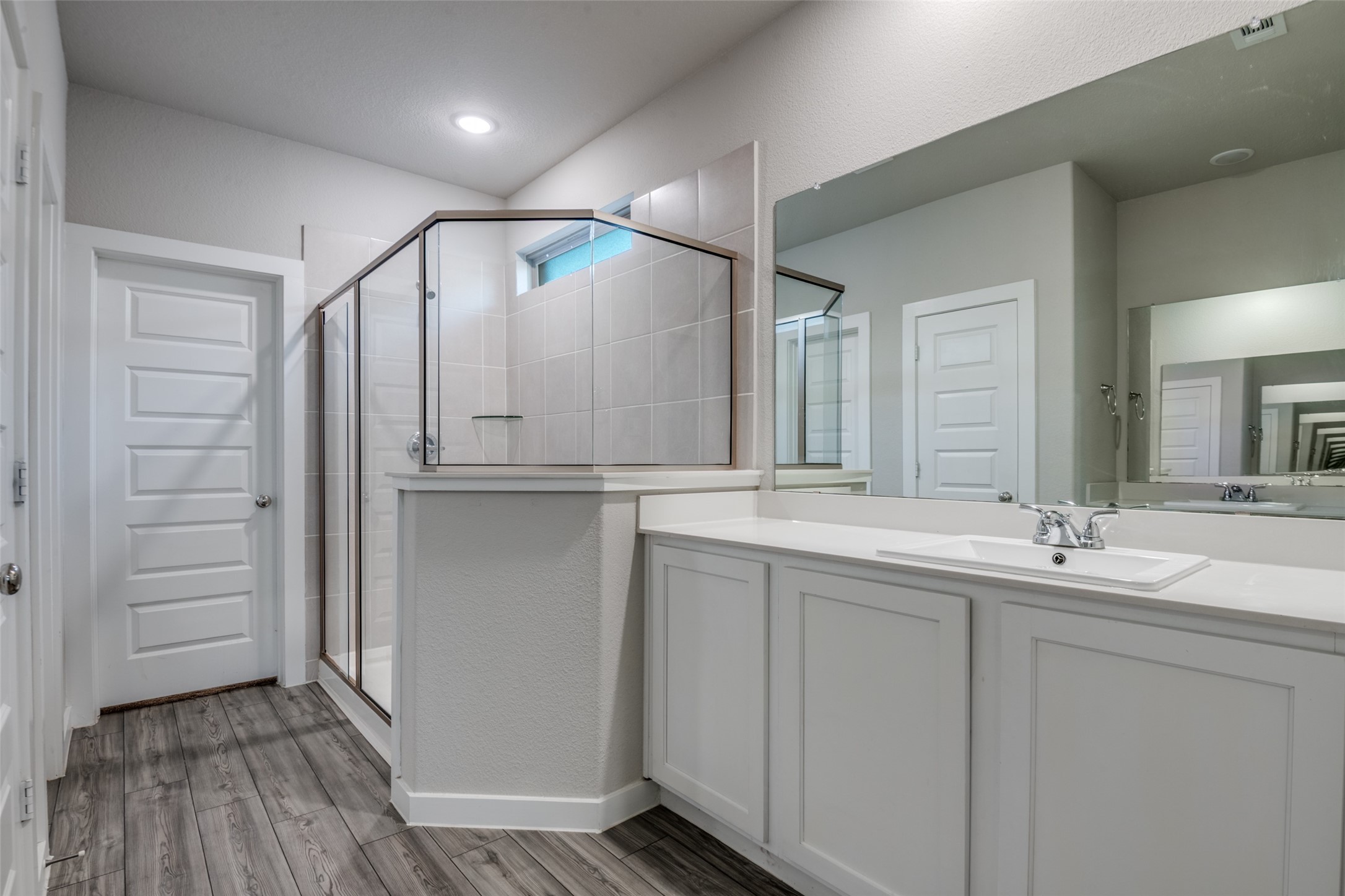 2412 Green River Road