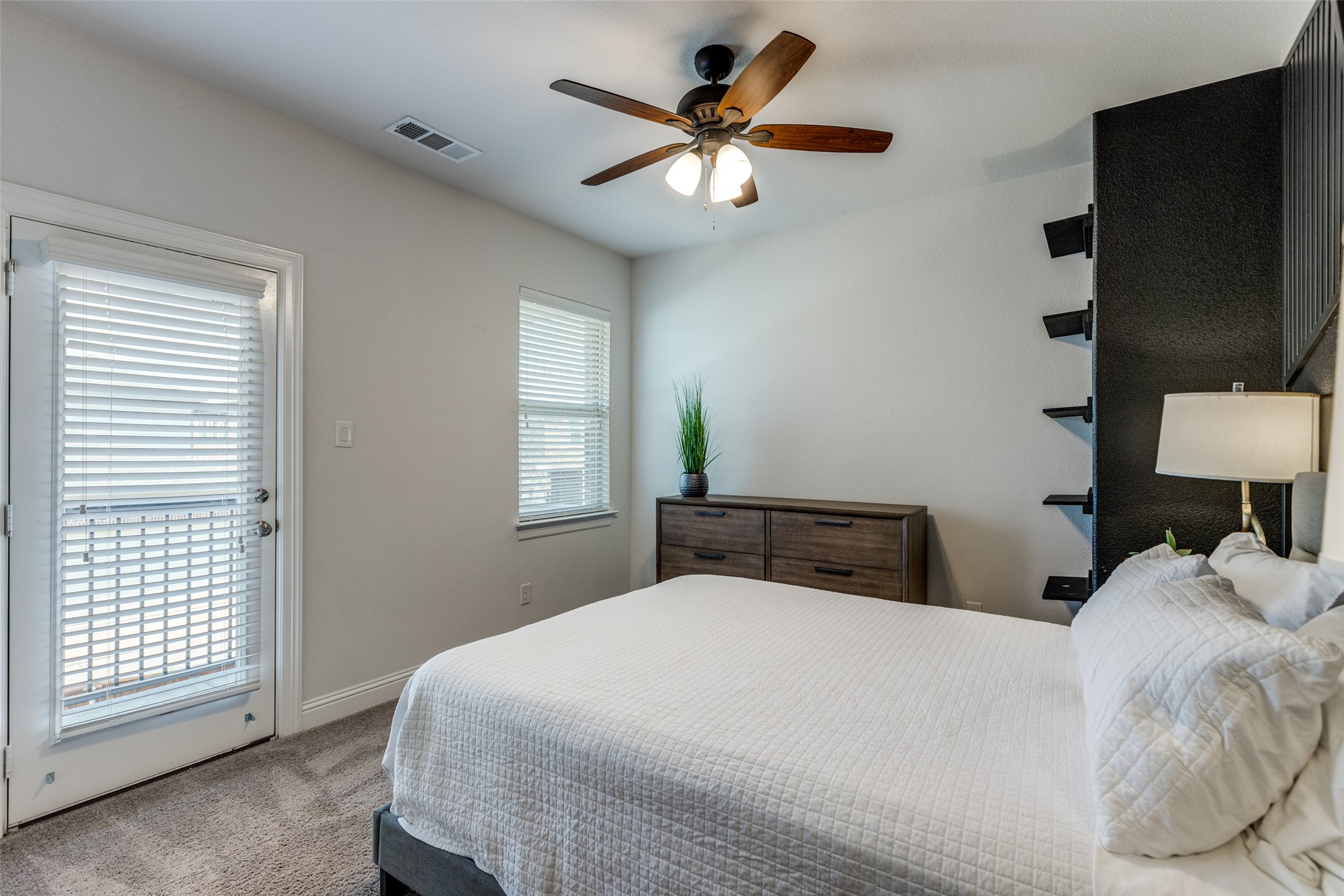 814 Davids Way