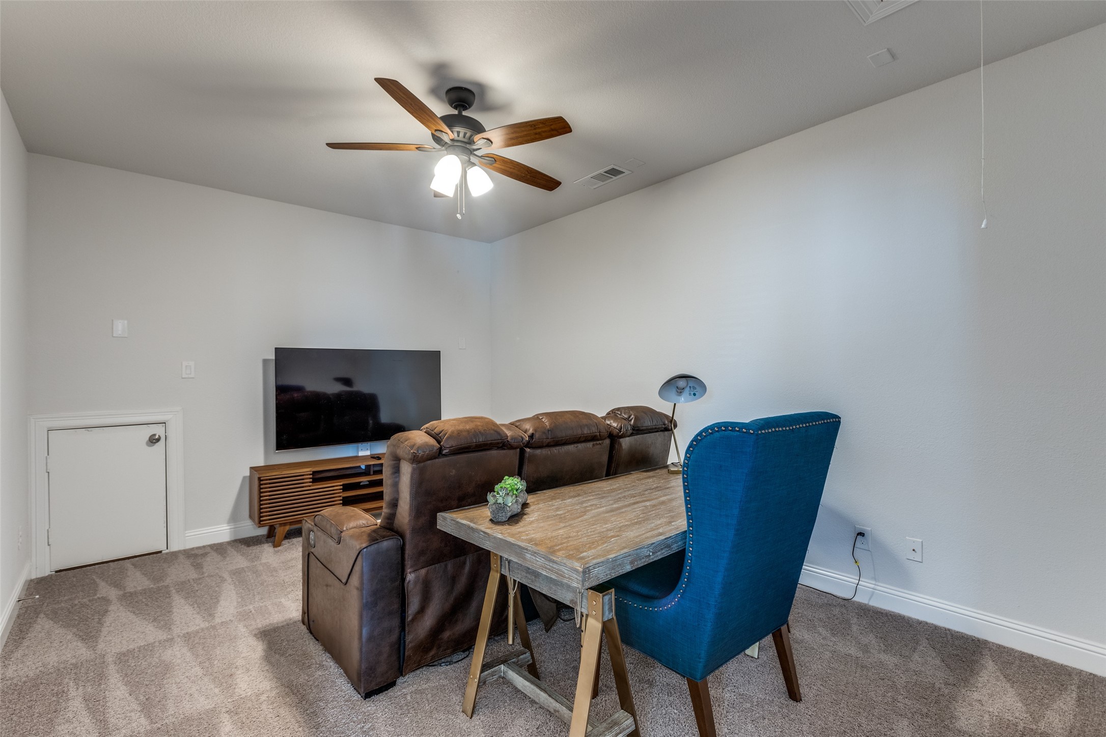 814 Davids Way