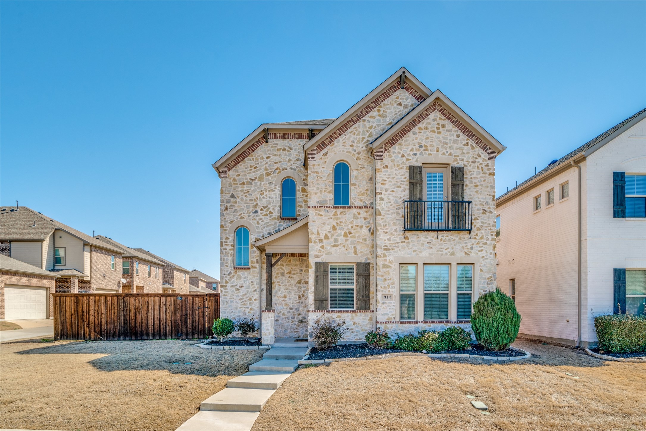 814 Davids Way