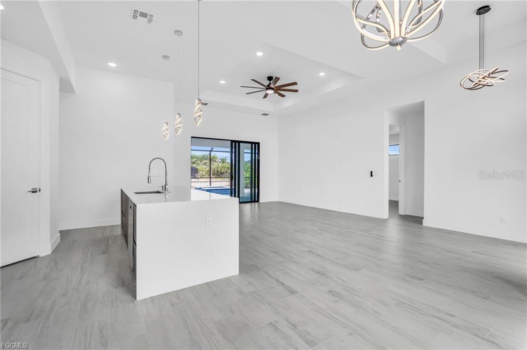 9402 ARRID CIR