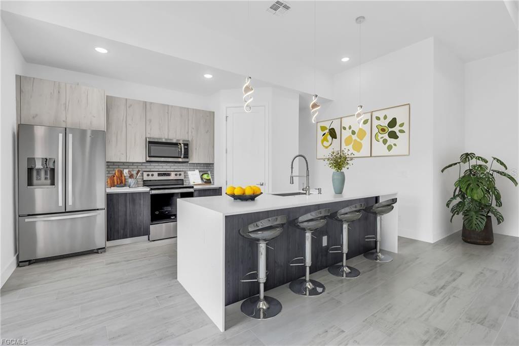 9402 ARRID CIR